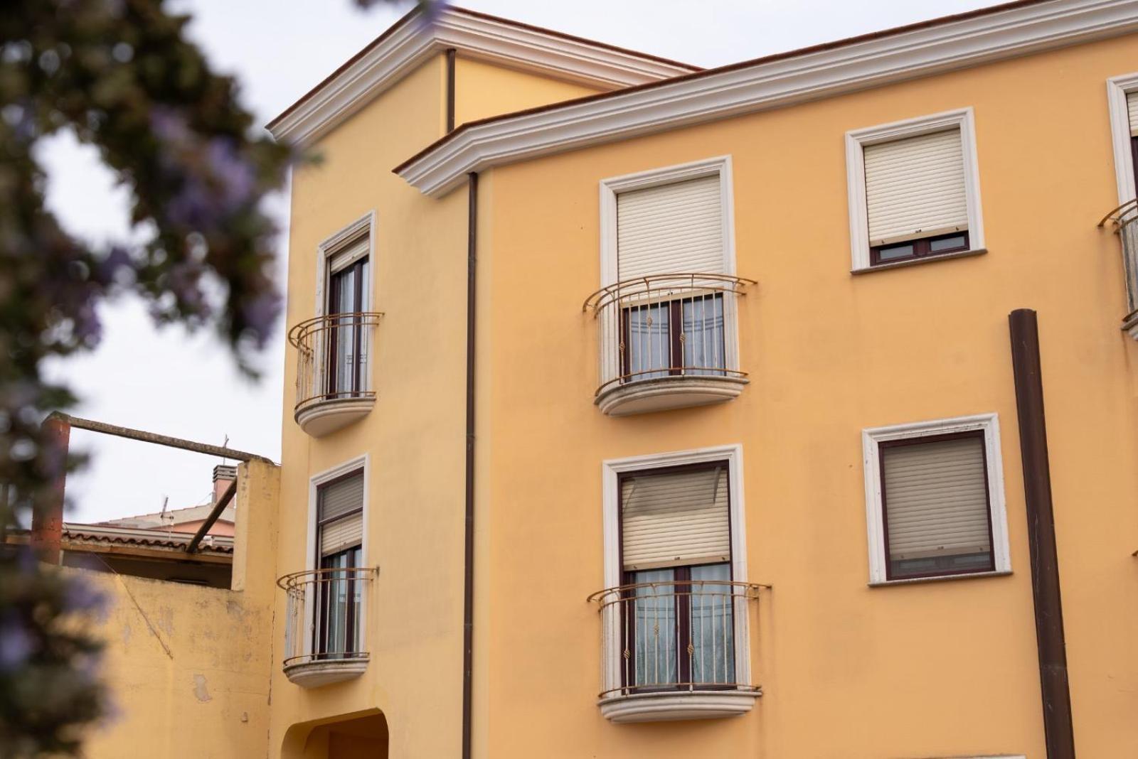 Appartamento In Centro Tortoli Exterior photo